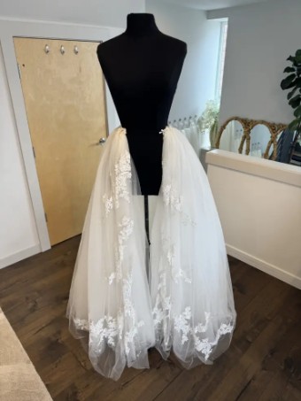 Casablanca Bridal OVERSKIRT #1 Ivory/Ivory/Silver thumbnail