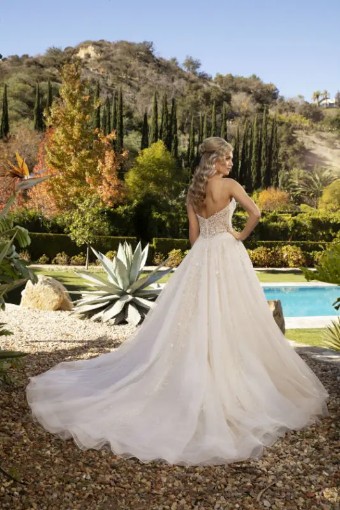 Casablanca Bridal 2389 #1 default Ivory/Nude/Silver thumbnail