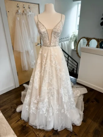 Martin Thornburg #218223 #3 Ivory/Moscato thumbnail