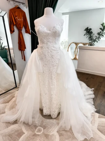 Martin Thornburg #119284W with overskirt #9 Ivory thumbnail