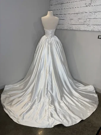 Samila Bridal Collection B386 #8 Off White thumbnail