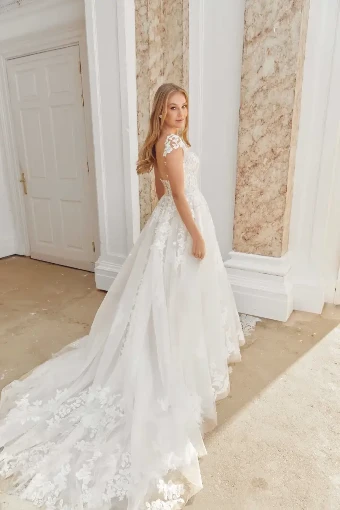 Sincerity Bridal #Desireé #4 Sand/Ivory/Latte thumbnail