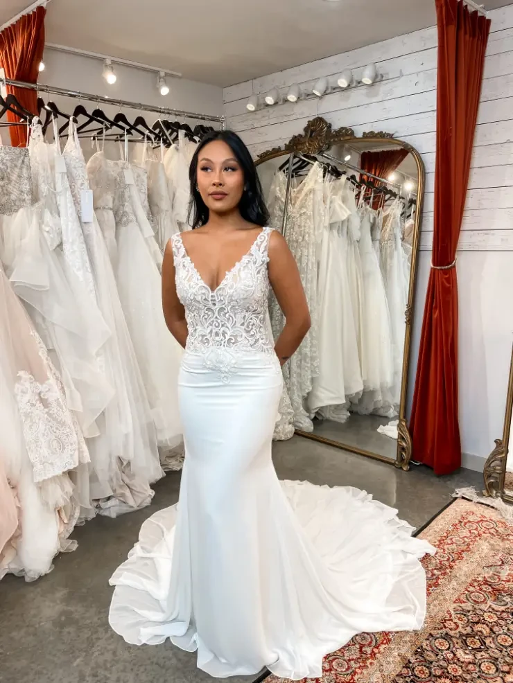 Enchanting By Mon Cheri | Seattle Bridal Rack